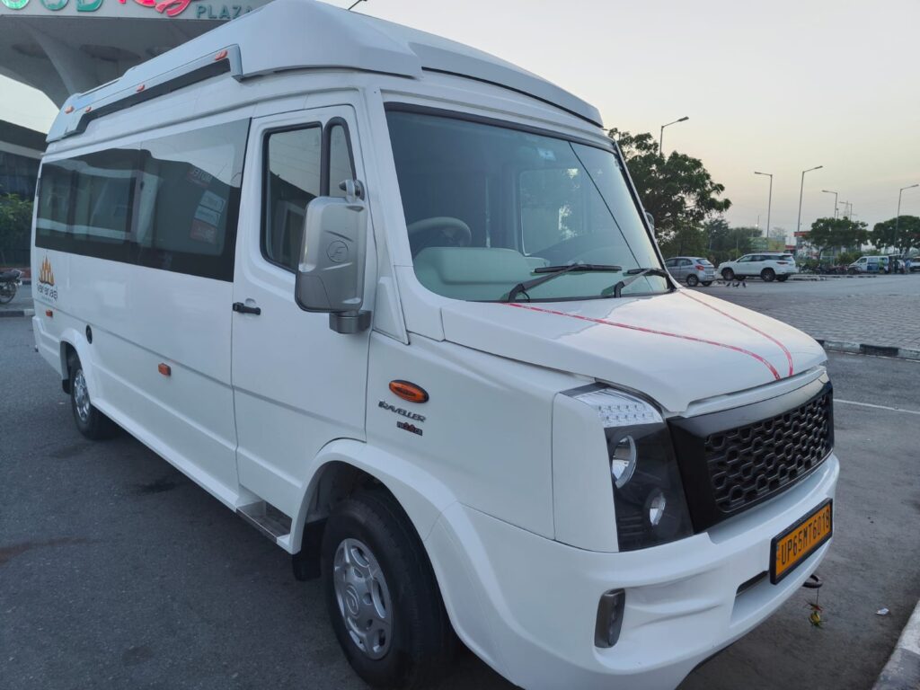 9 Seater Maharaja Tempo Traveller in Varanasi